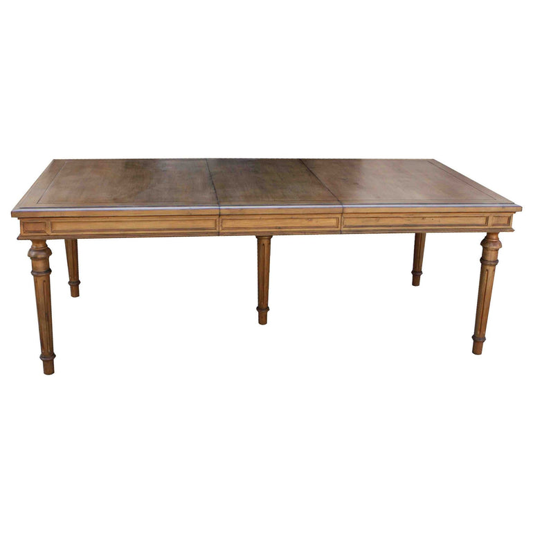 Classic Colonial Fluted Leg Dining Table With Center Extension
